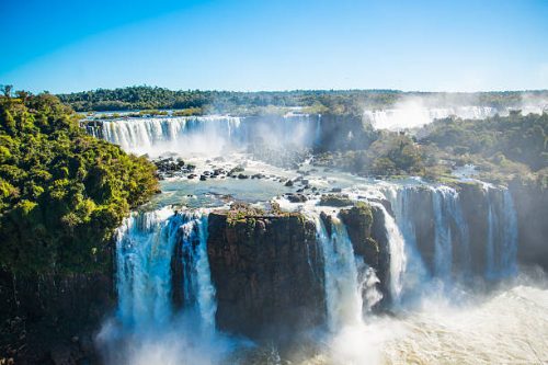 chute iguazu cascade parc naturel argentine bresil amerique latine