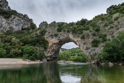Pont d'Arc situé en Ardèche