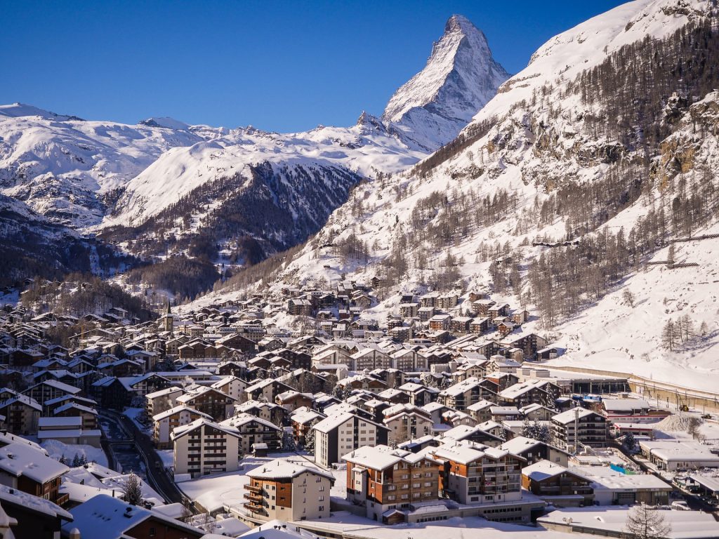 Vue de la station de ski de Zermatt en Suisse