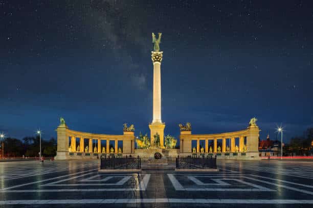 La place des Héros, véritable lieu à visiter lors d'un séjour dans la capitale Hongroise de Budapest