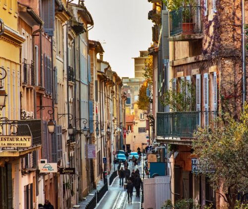 Rue typique de la ville d'Aix en Provence